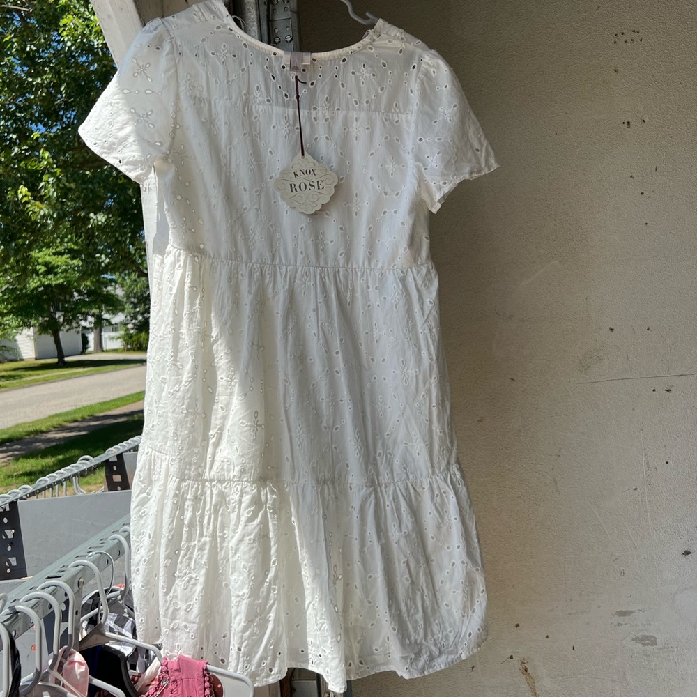Dress - Picture 3 of 4